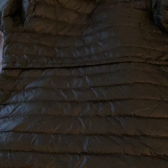 DKNY Lightweight Puffer Coat - Picture 8 of 8